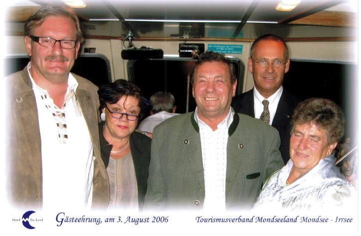 Ehrung für 30 Jahre Urlaubsgast in Oberwang bei Familie Perner